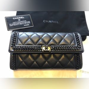 Limited edition Chanel Wallet Noir